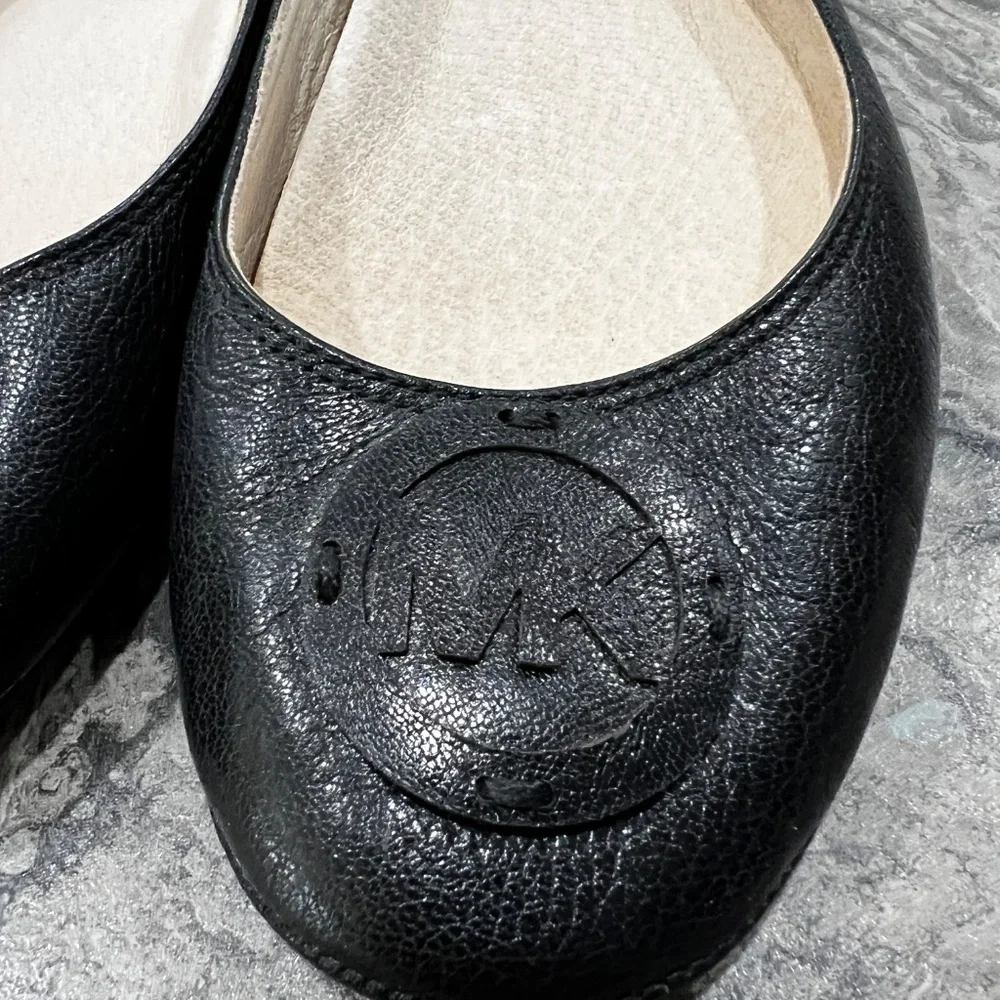Michael Kors Black Leather Flats loafers with logo size 9M womens - Picture 3 of 7